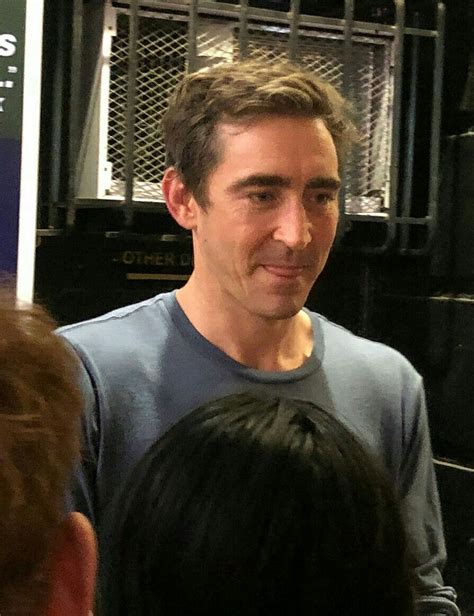 Pin By Lawan Rugwong On Lee Pace Aia Stage Door Pics Lee Pace