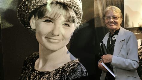 Mari törőcsik (born 23 november 1935) is a hungarian stage and film actress. Törőcsik Mari is csillagot kapott az Egri Csillagok Sétányán
