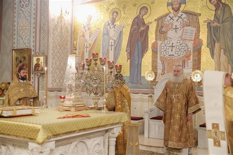 Митрополит Феогност возглавил богослужение 1 января 2023 года Покровский Хотьков монастырь
