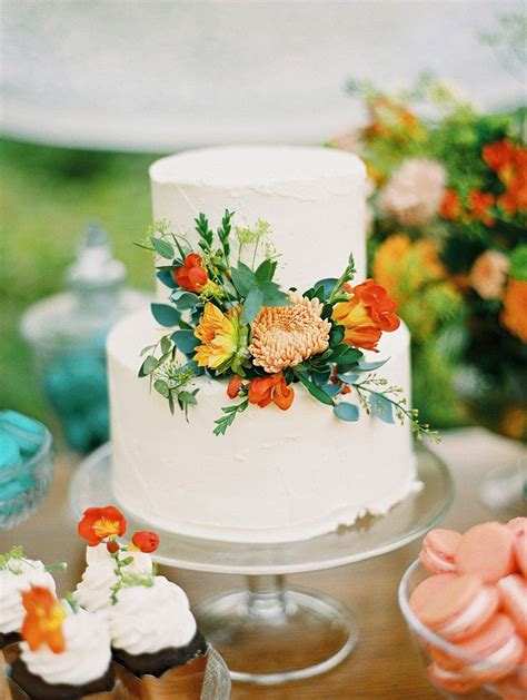 Wedding Ideas By Colour White Wedding Decorations Chwv In Fresh Flower Cake Wedding