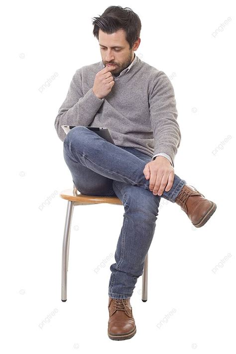 سعيد رجل عارضة على كرسي التعبير الخلفية طول صورة والصورة للتنزيل