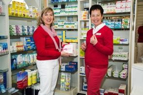 Gemeinsam für mehr lebendigkeit in der stadt obertshausen beteiligt sich an „heimat shoppen und sucht mitstreiter bürgermeister manuel friedrich seit 24. RATHAUS APOTHEKE