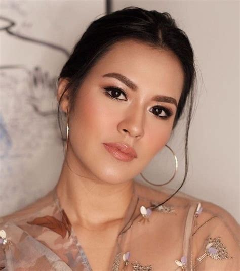 Ini Artis Indonesia Yang Masuk Nominasi Wanita Tercantik Dunia Wanita Cantik Wanita Artis