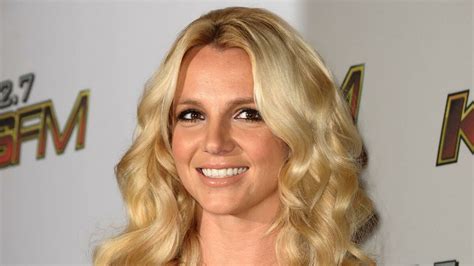 Britney Spears Posts Nude Photos On Instagram Worrying Fans