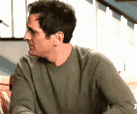 Phil Dunphy Ty Burrell Gif Phil Dunphy Ty Burrell Modern Family Discover Share Gifs