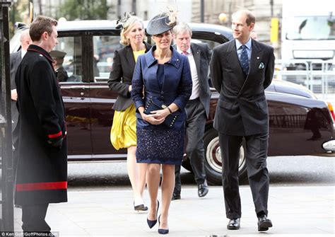 At the couple's request, the ceremony was primarily for family and friends and did not follow the pattern of previous royal weddings. Queen Elizabeth at Westminster Abbey to celebrate DofE's 60th anniversary | Daily Mail Online