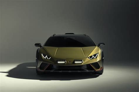 Lamborghini Regarde Vers Le Passé Alors Quelle Planifie Un Futur Ev