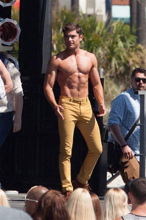 Zac Efron Is Shirtless Again See His Insane Abs On The Set Of Dirty Grandpa