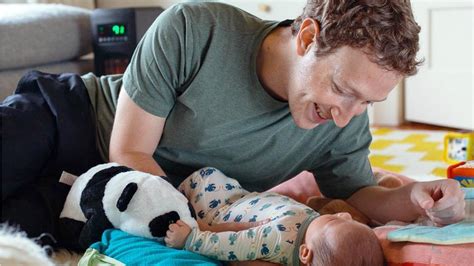 Mark Zuckerberg Shares 360 Degree Video Of Daughter Max Starting To Walk Watch