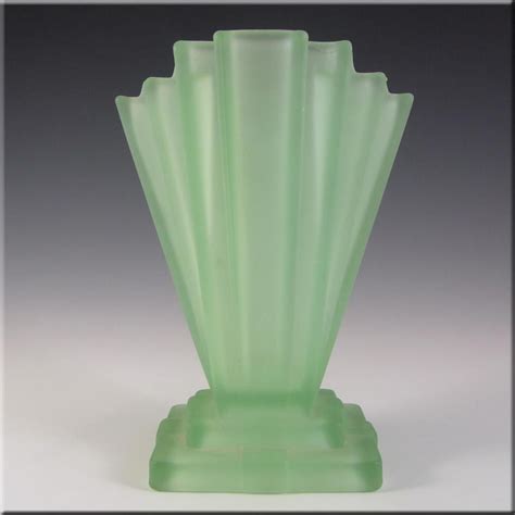 Bagley 334 Art Deco 8 Frosted Green Glass Grantham Vase Art Deco