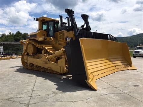 The latest technology provides operator with full command of the dozer for safe and efficient operation. cat d11 for sale
