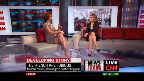 Brooke Baldwin S Sexy Legs On The Couch Sexy Leg Cross
