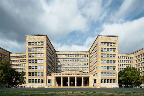 Since 2001, the building accommodates part of. I.G.-Farben-Haus (auch: Poelzig-Bau; heute: