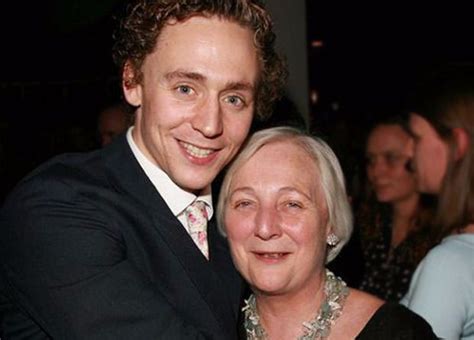 Tom hiddleston family member detail discussed here. Tom Hiddleston Height, Weight, Age, Girlfriends, Family ...