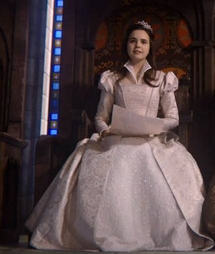 Young Snow White Once Upon A Time Playedby Madison Bailey Bailey