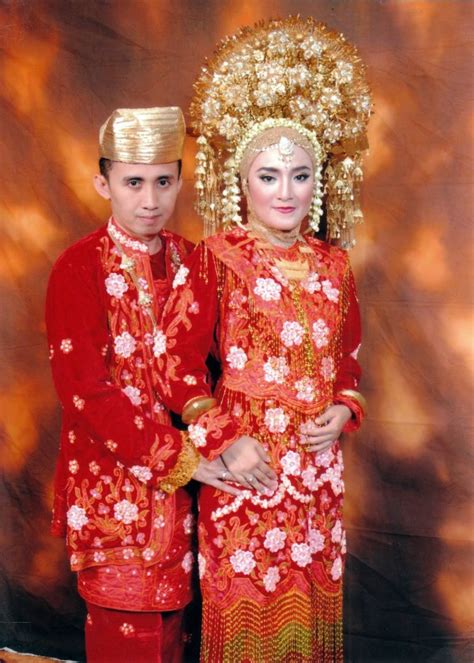 Lengkap Pakaian Adat Tradisional Gambar Bali Jawa Betawi Sunda