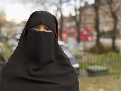 Muslim Woman Told To Remove Burka In Court Because Judge Must Confirm