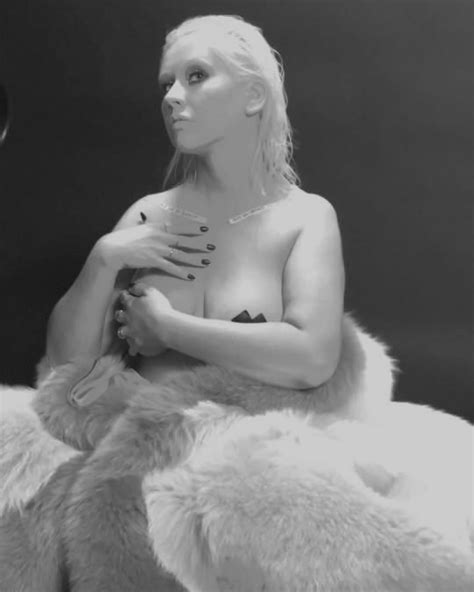 Christina Aguilera Nude And Sexy 24 Photos Thefappening