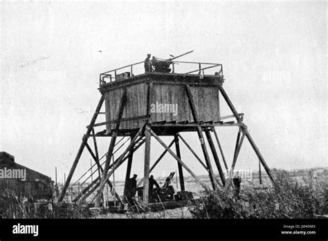 Tour Anti Aérienne De Flak Banque Dimages Noir Et Blanc Alamy