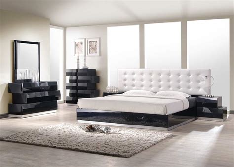 Greenport configurable bedroom set this bedroom set blends chic with sustainability for an the paneled headboard makes an impressive backdrop in any master bedroom, and the mellow gray. Exquisite Leather Modern Master Beds with Storage Cases Buffalo New York J&M-Furniture-Milan