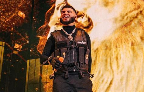 You can find new songs and listen. Farruko pasaría de cantar reguetón a música cristiana