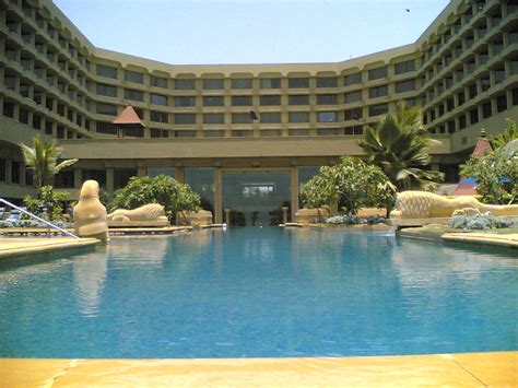 Jw Marriott Mumbai Back Of Hotel And Pool Dougsyme Flickr