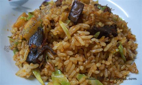 Bahkan di beberapa warung nasi biasanya dijual dengan harga tidak lebih. Dunia MasakanKu: Nasi Goreng Daging