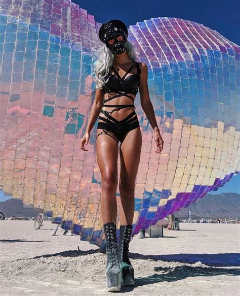 Burning Man Mega Post Fantastic Photos From The Worlds Biggest And Craziest Festival Foto