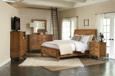 See more ideas about pine bedroom furniture, furniture, bedroom furniture. Bedroom ideas with pine furniture | Hawk Haven