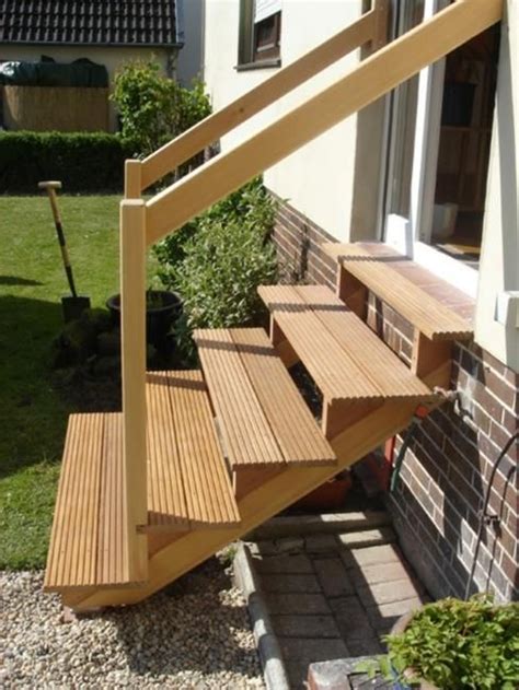Outdoor Wooden Stairs Giving Unique Warm Look To Modern Houses Außentreppe Bauen