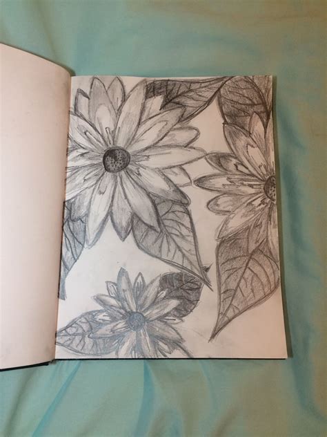 Pin By Makenna Plumley On Sketching Easy Flower Drawings Pencil