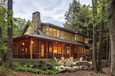 A Maine Lake House Gives Three Generations Both Togetherness And
