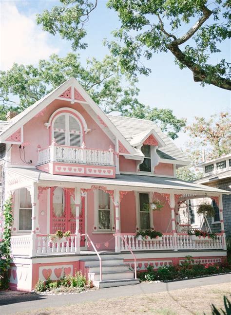 15 Beautiful Pink Houses That Barbie Would Totally Love