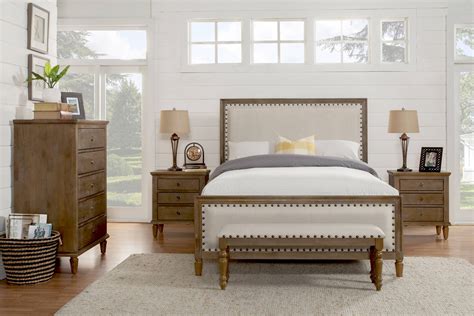 Cambridge 5 Piece Queen Bedroom Set With Solid Wood And Upholstered