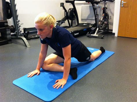 Piriformis Stretch; Forward Sprint Position - G4 Physiotherapy & Fitness
