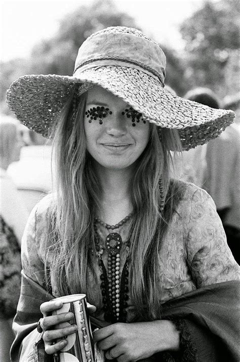 Woodstock 1969 ☮️ Hippie Fotos Estilo Hippy Maquillaje Hippie