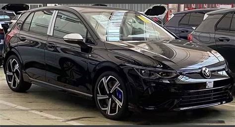 2021 vw golf r caught undisguised, hot hatch could have around 328 hp