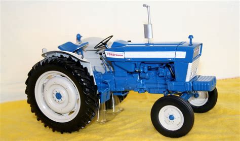 Universal Hobbies 116 Ford 5000 1964 Fram Tractor Diecast Model Uh2705
