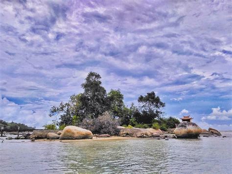 7 Pulau Terkecil Yang Menawan Di Indonesia BukaReview