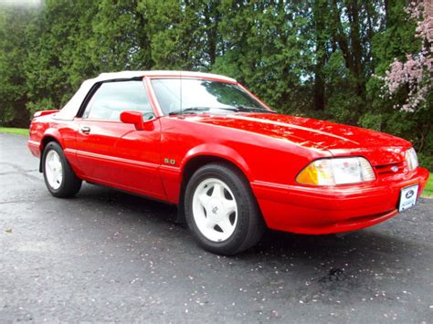1992 Ford Mustang Summer Special Limited Edition Feature Car 5 Speed