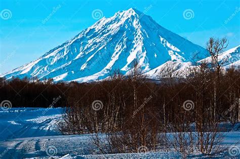 Volcano Covered With Snow Stock Image Image Of Sidelight 19988661