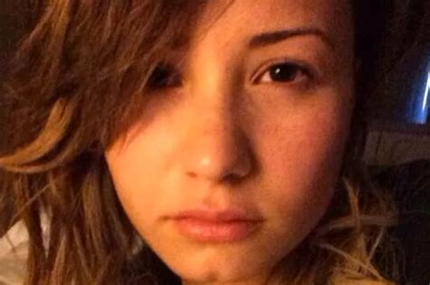 Demi Lovato Shares Make Up Free Selfie After She Rolls Out Of Bed Irish Mirror Online