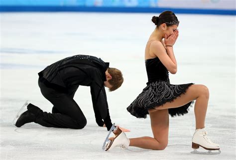 Us Takes Gold In Ice Dancing The New York Times