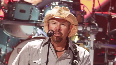 toby keith reveals ongoing battle with stomach cancer ‘i need time to breathe recover and relax