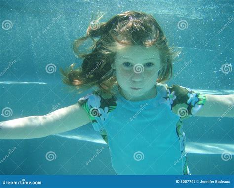 Girl Swimming Underwater Stock Image Image Of Breath 3007747