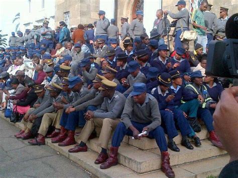 Cops Soldiers Wont Vote On July 31 Newsday Zimbabwe