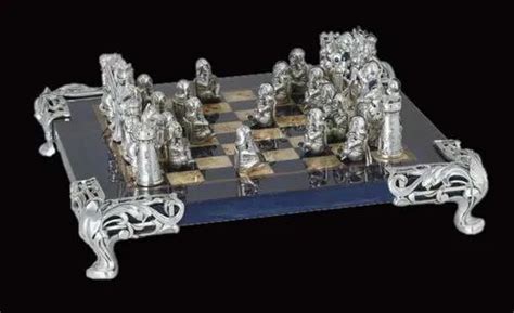 Silver Plated Multicolor Roman Silver Chess Set Packaging Type Box At