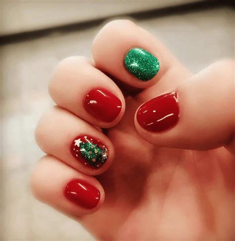 Christmas nail art ideas are here and we couldn't feel more jolly! 15 Seriously Creative Christmas Nail Art Ideas You Can Do ...