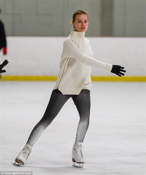 Margot Robbie Hits The Ice Rink Ahead Of I Tonya Role Margot Robbie