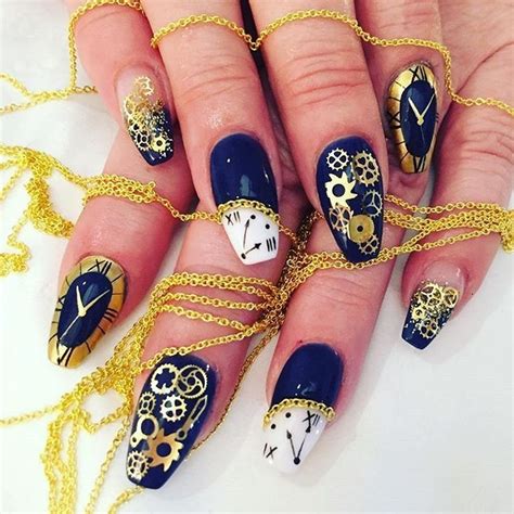 Exciting Ideas For New Years Nails To Warm Up Your Holiday Mood